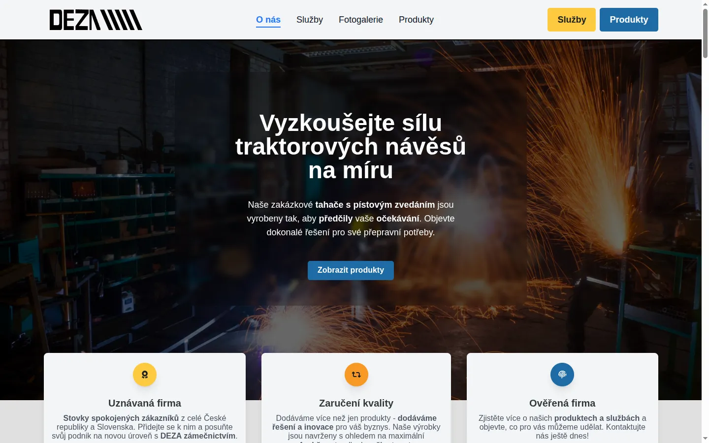 Úvodní stránka živého webu DEZA zámečnictví: hero s traktorovým návěsem a hlavní nabídka